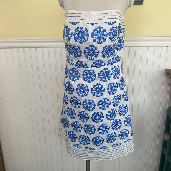 Lily Pulitzer Dresses & Skirts - Lilly Pulitzer size 12 white and blue embroidered strapless tube dress
